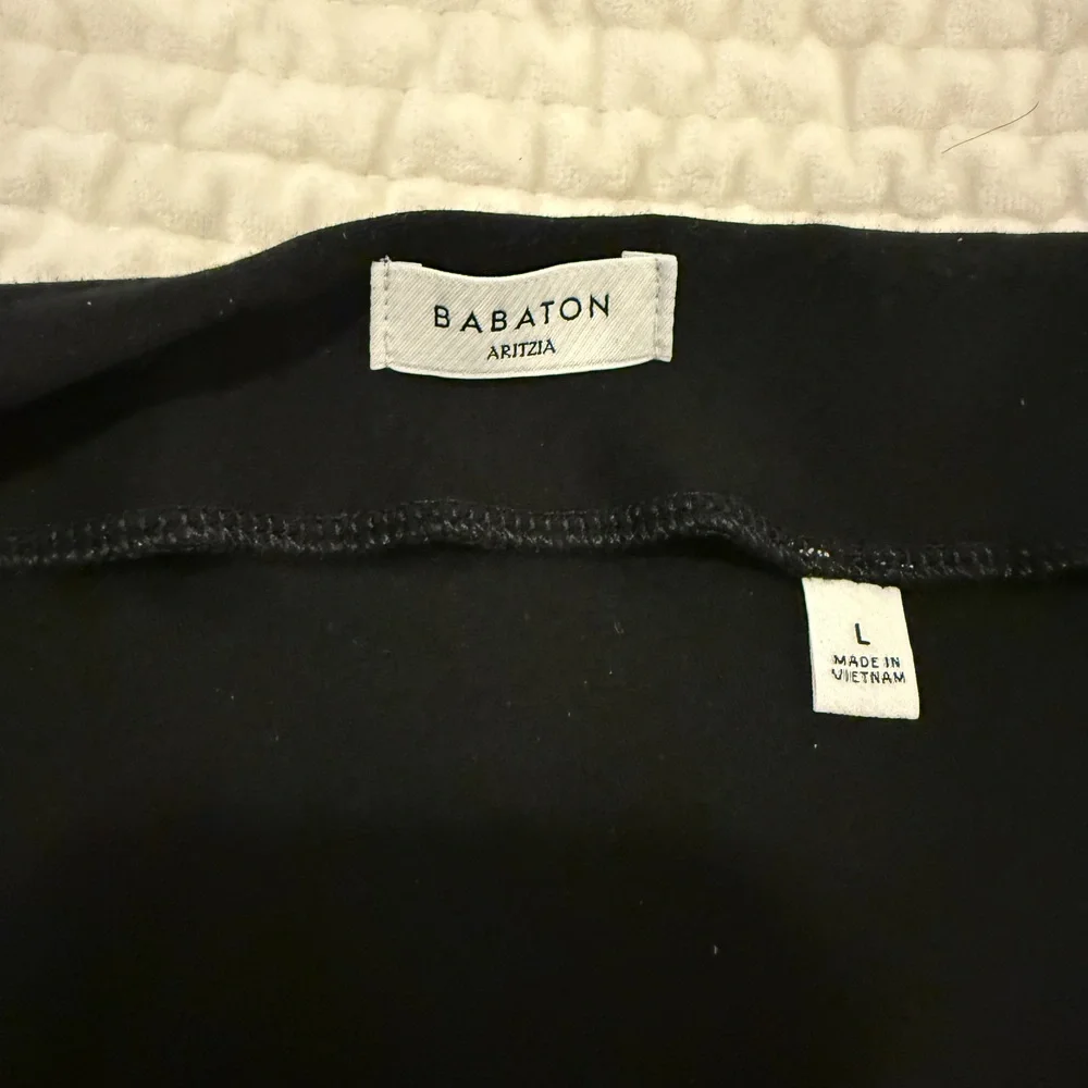 Aritzia Babaton SCRIPT TOP in Black - Picture 2 of 5